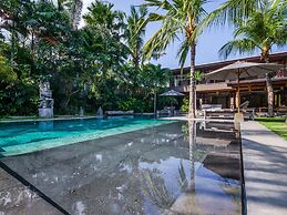 Villa Yoga by Villa Finder