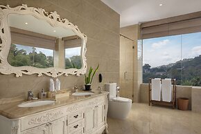 The Golden Crown Hotel