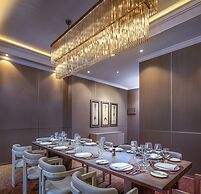 The Golden Crown Hotel