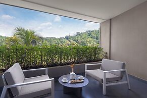 The Golden Crown Hotel