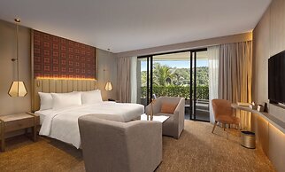 The Golden Crown Hotel