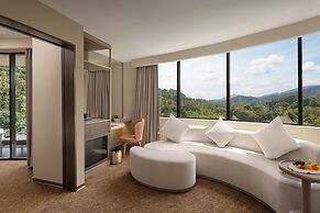 The Golden Crown Hotel