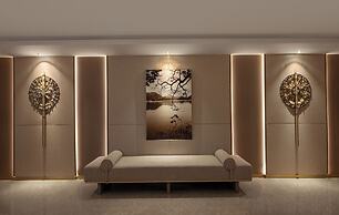 The Golden Crown Hotel