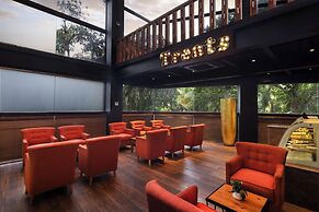 The Golden Crown Hotel