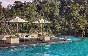 The Golden Crown Hotel