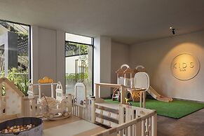 The Golden Crown Hotel