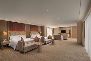 The Golden Crown Hotel