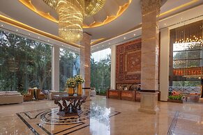 The Golden Crown Hotel