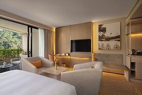 The Golden Crown Hotel