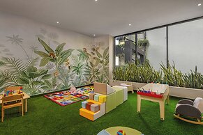 The Golden Crown Hotel