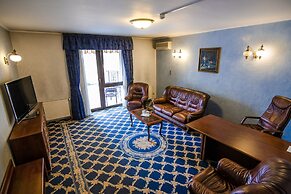 Hotel Golden House
