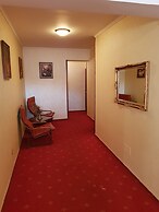 Hotel Golden House