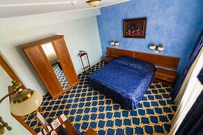 Hotel Golden House