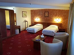 Hotel Golden House