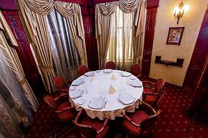 Hotel Golden House