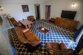Hotel Golden House