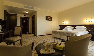 Hotel Golden House