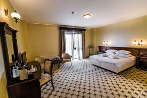 Hotel Golden House