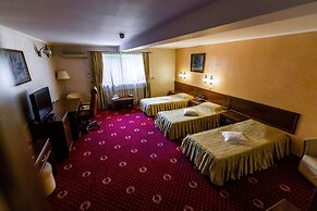 Hotel Golden House