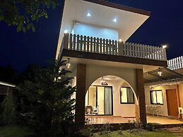 Charming Home Resort