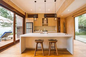 Selong Selo Resort and Residences