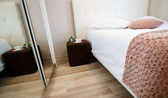 Metropolitan Iassium Luxury Suites