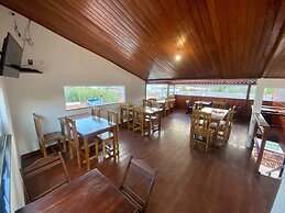 Piratas Do Morro Pousada - Hostel