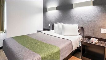 Studio 6 Indianapolis, IN