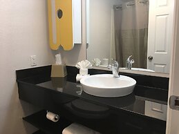 Studio 6 Indianapolis, IN