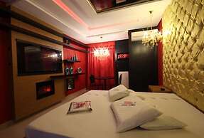 Motel Happy Night - Adults only