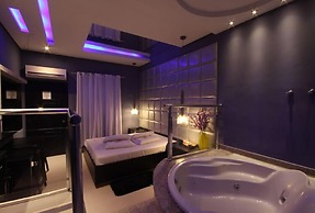 Motel Happy Night - Adults only