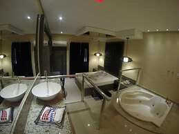 Motel Happy Night - Adults only