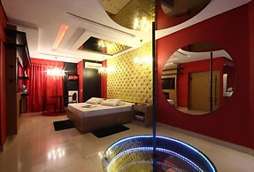 Motel Happy Night - Adults only