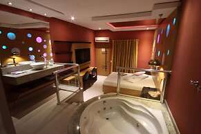 Motel Happy Night - Adults only