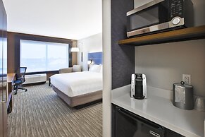 Holiday Inn Express & Suites Okemos - University Area by IHG