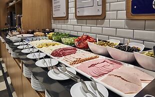 Holiday Inn Express Istanbul - Atakoy Metro, an IHG Hotel