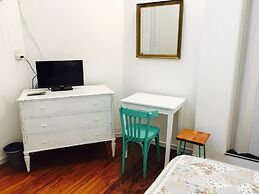 LOPEZ Hostel & Suites