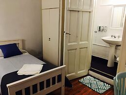 LOPEZ Hostel & Suites