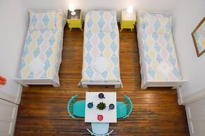 LOPEZ Hostel & Suites