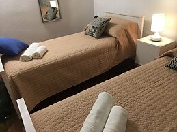 LOPEZ Hostel & Suites