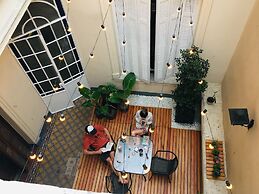 LOPEZ Hostel & Suites