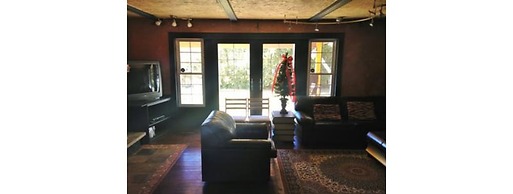 3 Bed Blue Mountain Cottage with Hot Tub