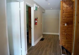 6 Bed Blue Mountain Chalet with Hot Tub 8