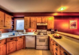 6 Bed Blue Mountain Executive Chalet with Hot Tub 157