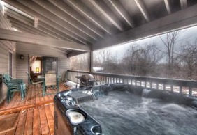 6 Bed Blue Mountain Executive Chalet with Hot Tub 157