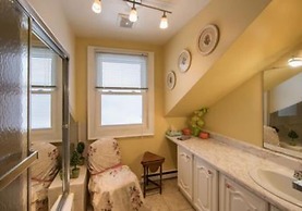 6 Bed Blue Mountain Cottage with Hot Tub 102