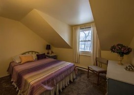 6 Bed Blue Mountain Cottage with Hot Tub 102