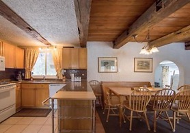 6 Bed Blue Mountain Cottage with Hot Tub 102