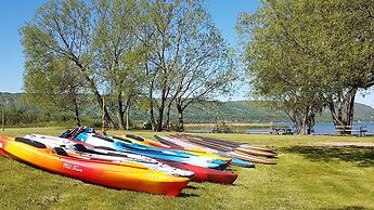 7 Bed Blue Mountain Chalet with Hot Tub 35R