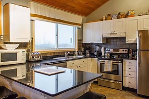 7 Bed Blue Mountain Chalet with Hot Tub 35R